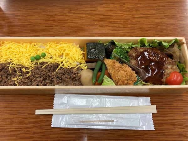 そぼろ弁当.jpeg