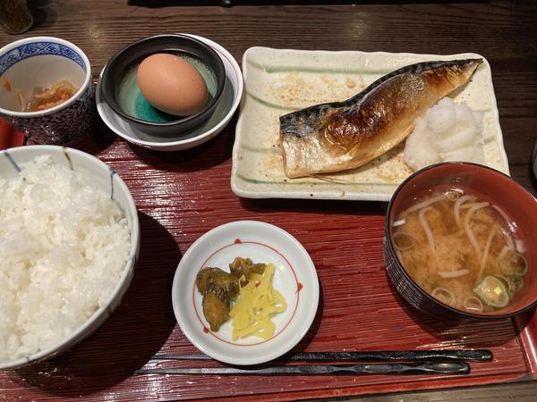 焼き鯖定食.jpg